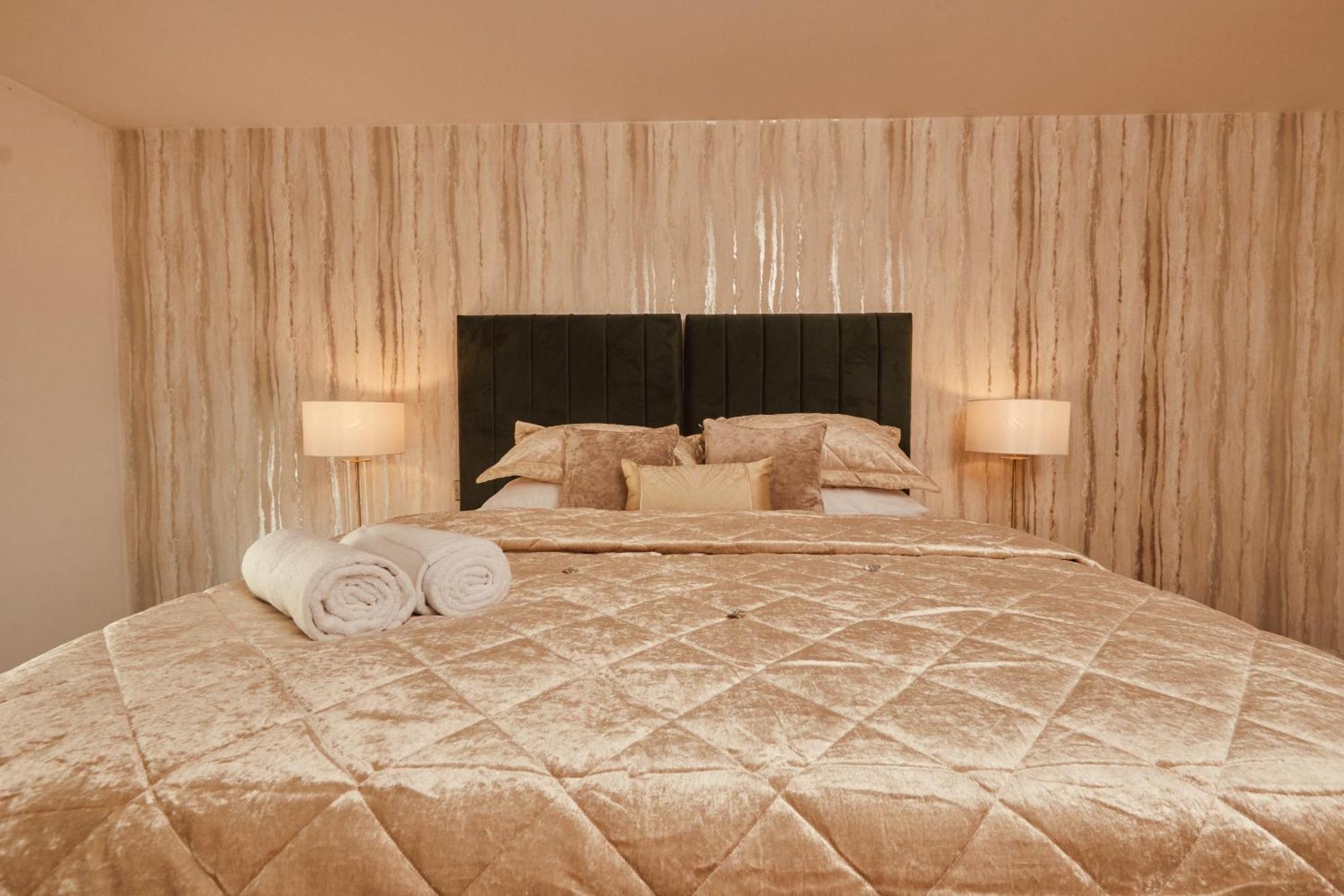 Central Leeds Dock Apt, Free Secure Parking! 2 Bed 外观 照片