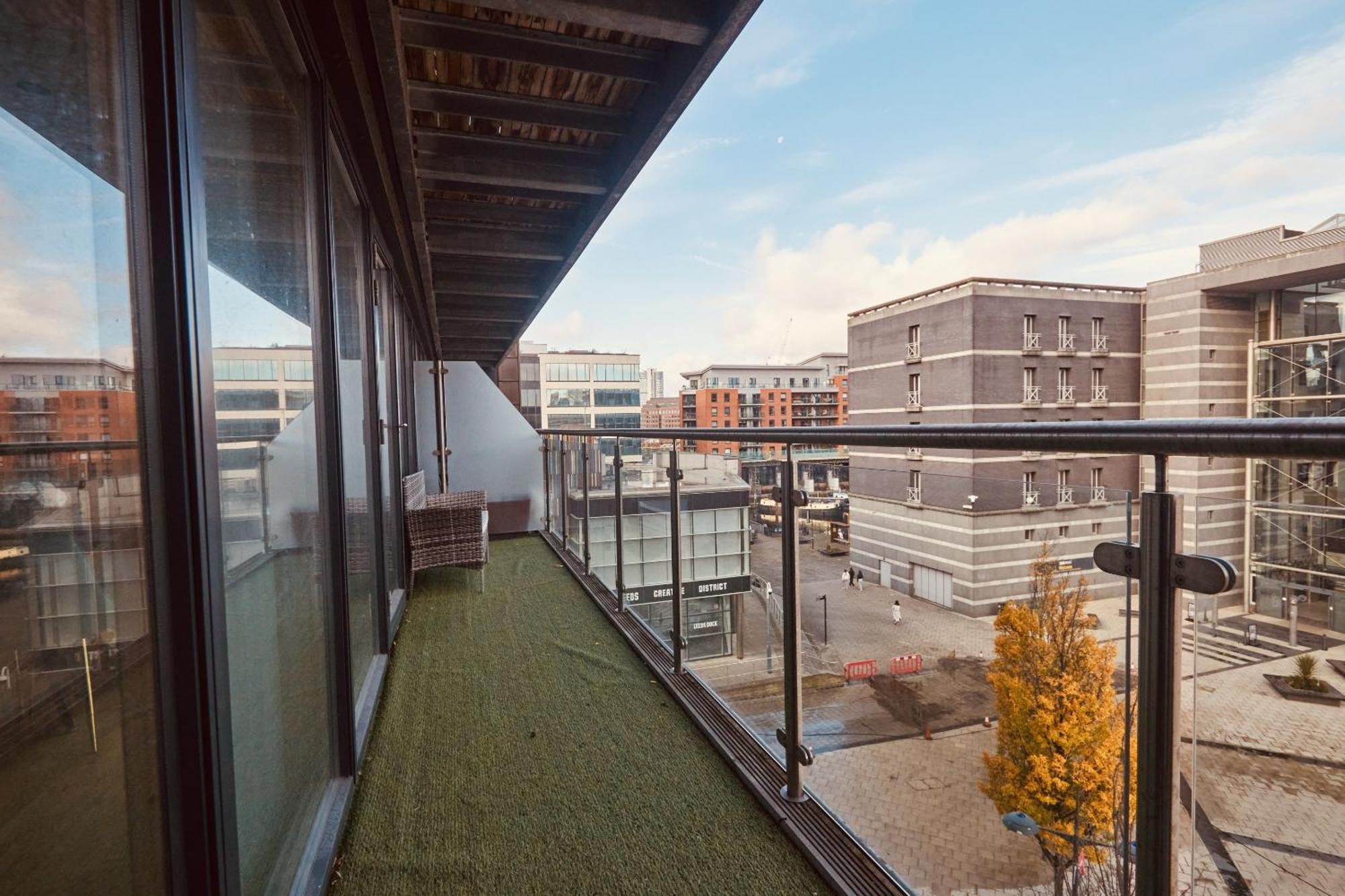 Central Leeds Dock Apt, Free Secure Parking! 2 Bed 外观 照片
