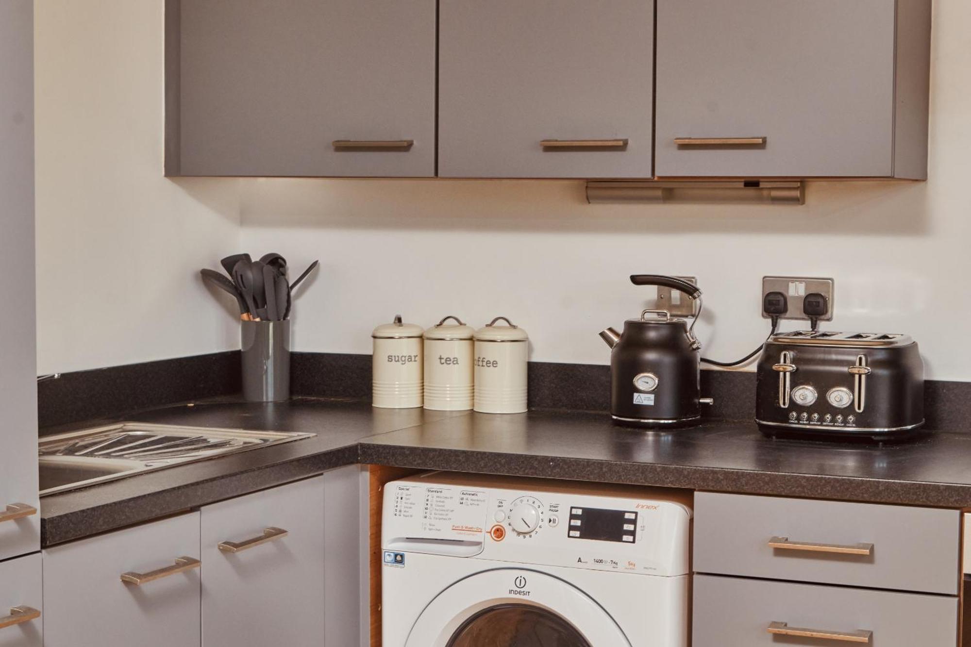 Central Leeds Dock Apt, Free Secure Parking! 2 Bed 外观 照片