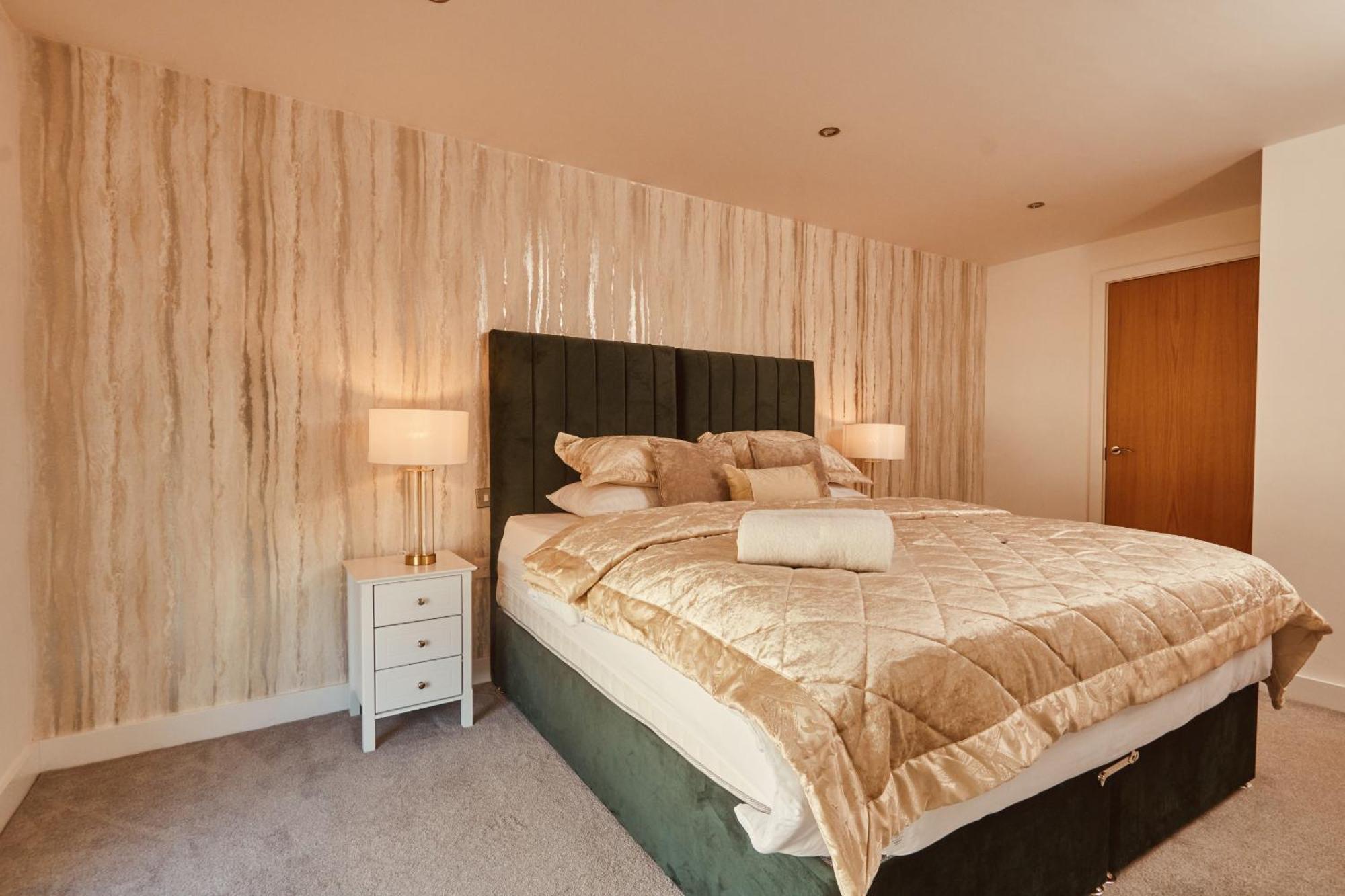 Central Leeds Dock Apt, Free Secure Parking! 2 Bed 外观 照片